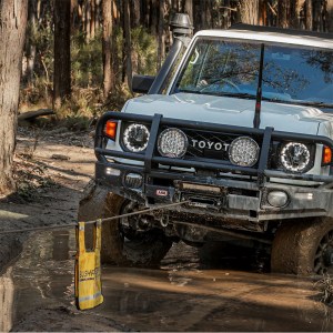 Navijak Bushranger REVO MKII WINCH